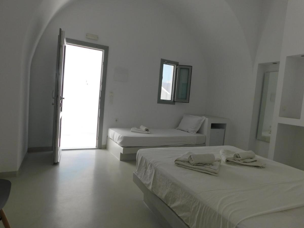 Livin Santorini - Center Rooms Santorini Island Oda fotoğraf