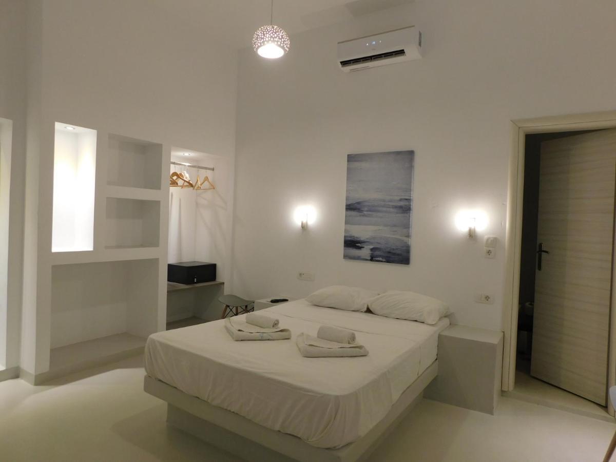 Livin Santorini - Center Rooms Santorini Island Oda fotoğraf
